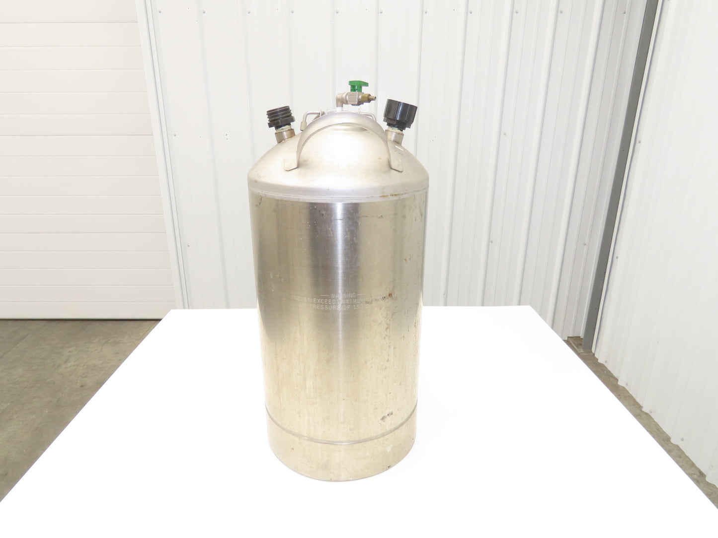 Stainless Dispensing Pressure Vessel Tank 130 PSI 8 Gallon Sprayer Valve