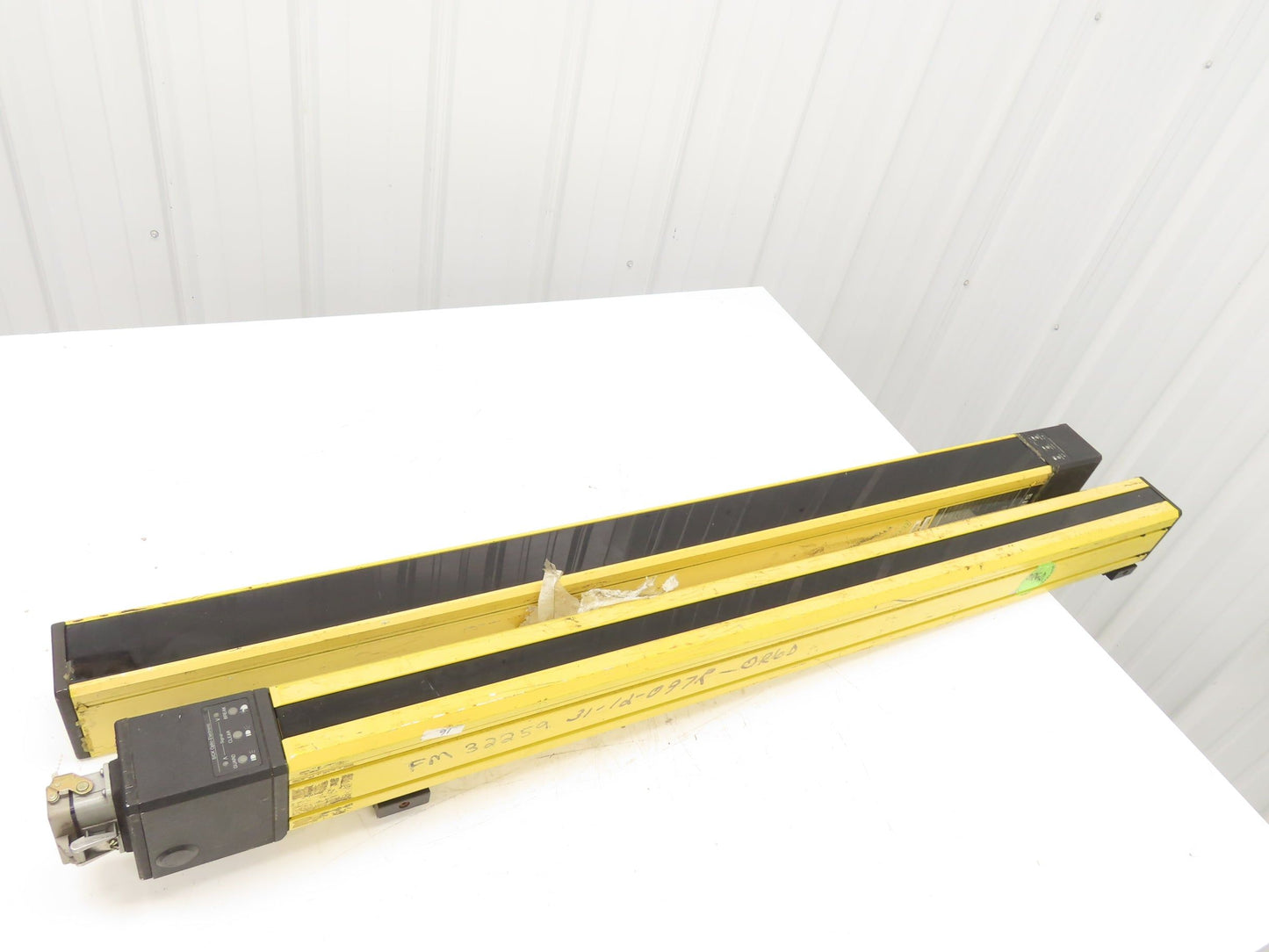 Sick AGSE 1200 Series Safety Light Curtain Emitter/Receiver Set 1183mm x 6m