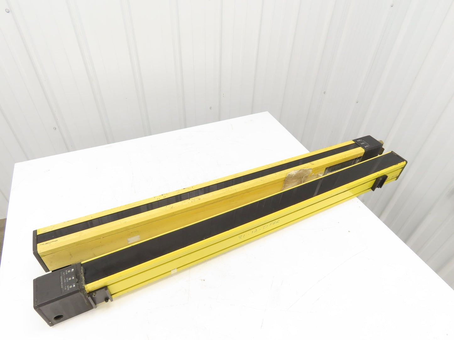 Sick AGSE 1200 Series Safety Light Curtain Emitter/Receiver Set 1183mm x 6m