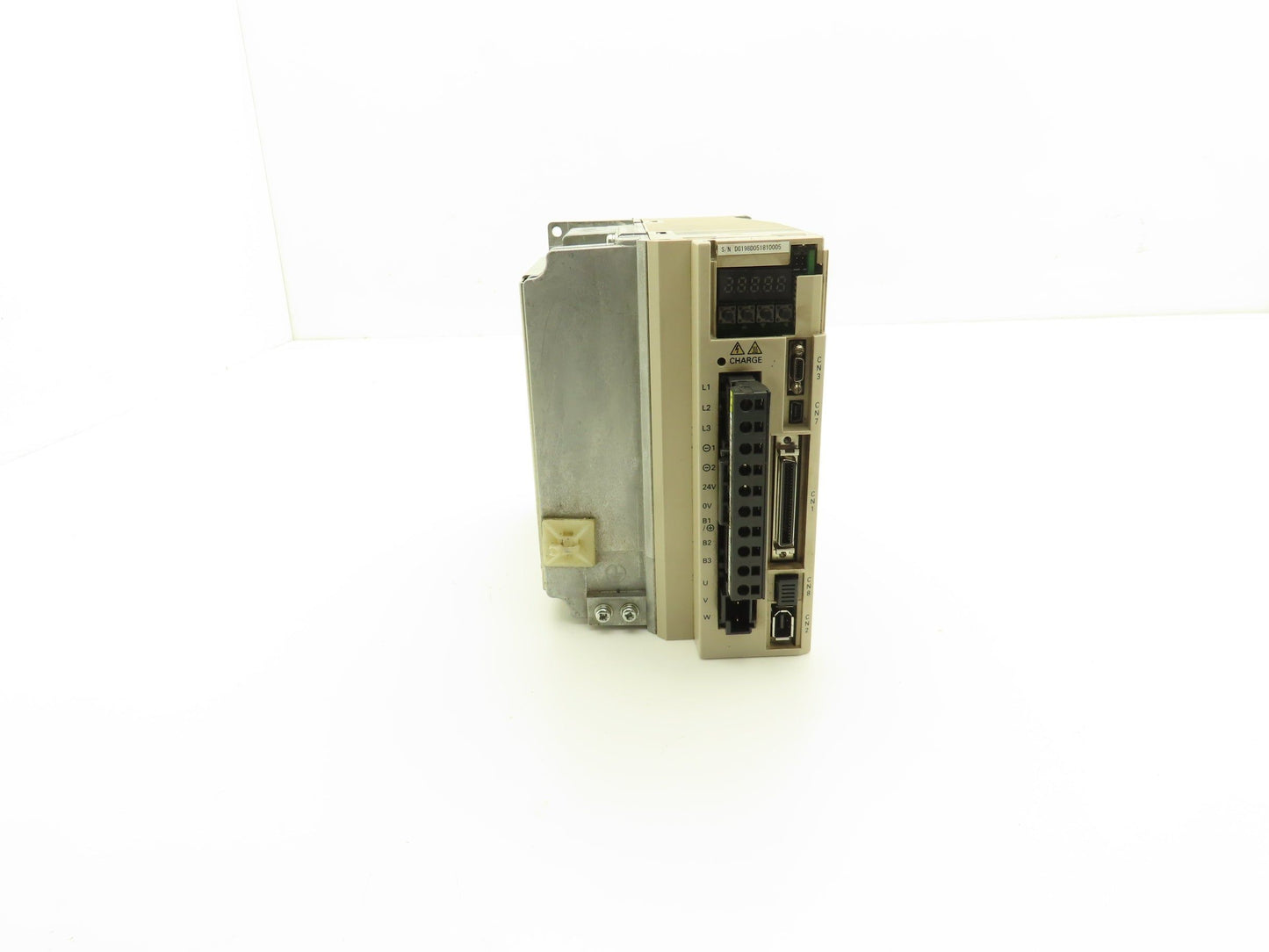 Yaskawa SGDV-5R4D01A Servopack AC Drive 400V 5.4A 1.5kw