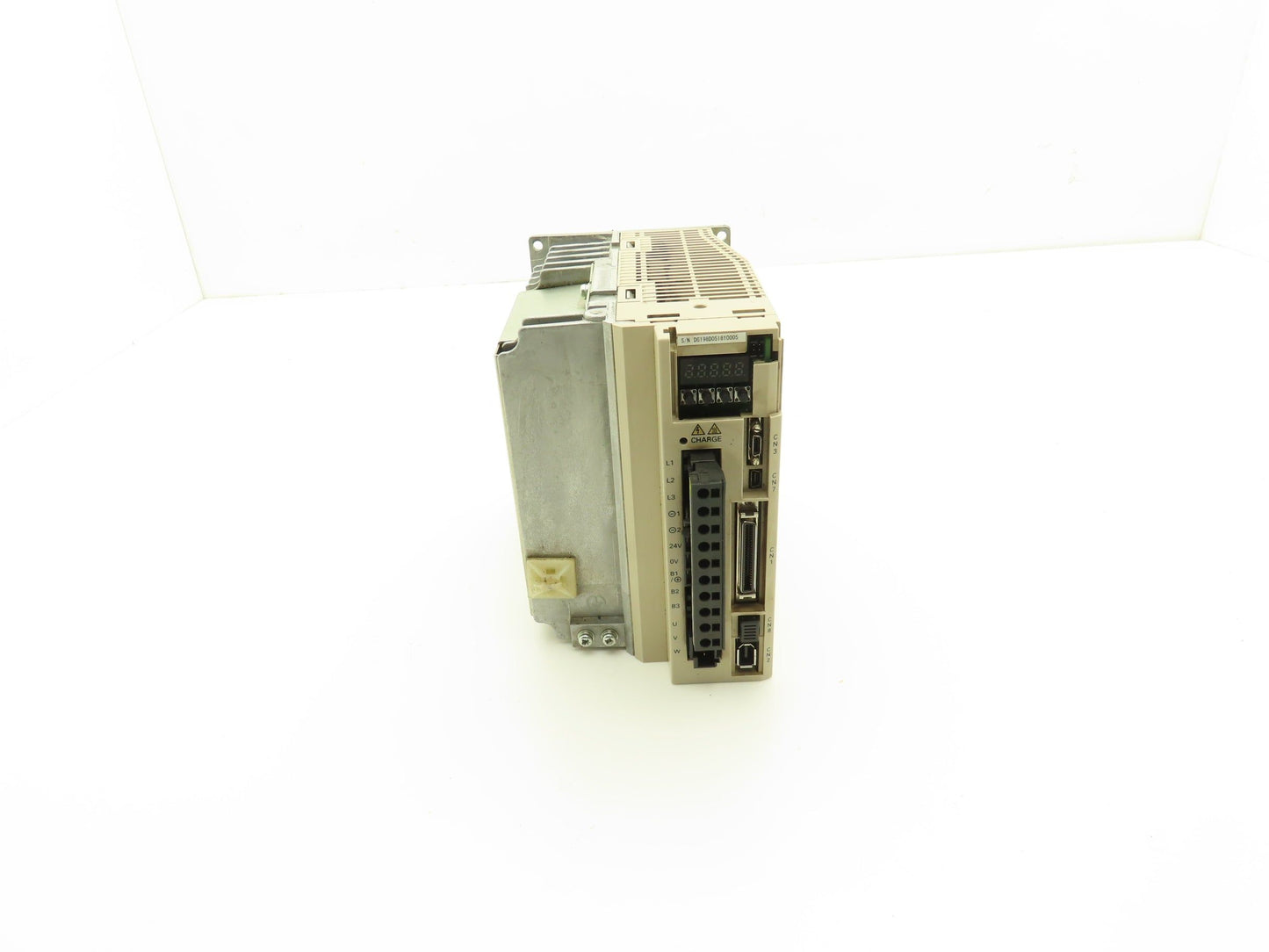 Yaskawa SGDV-5R4D01A Servopack AC Drive 400V 5.4A 1.5kw