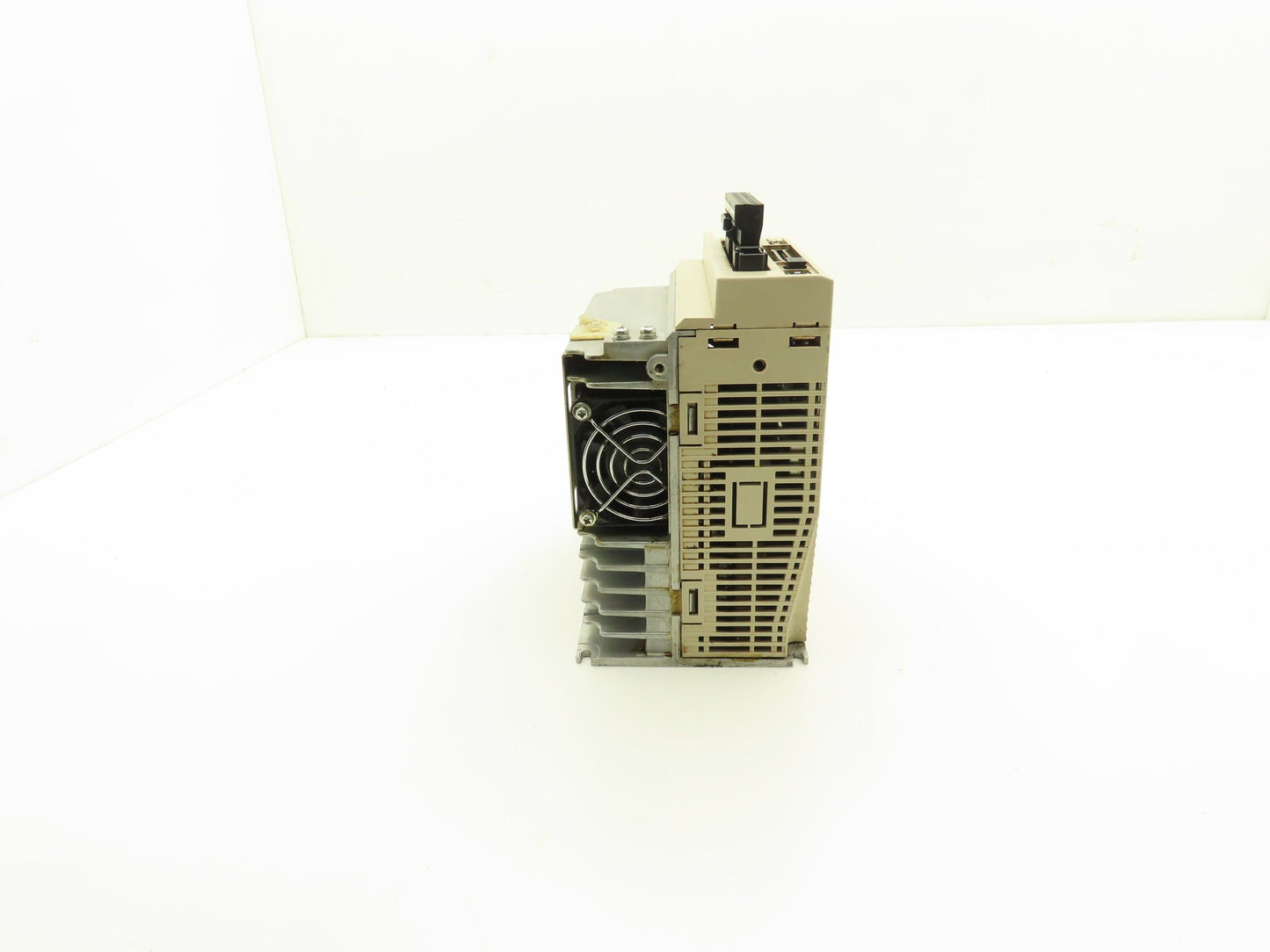 Yaskawa SGDV-5R4D01A Servopack AC Drive 400V 5.4A 1.5kw