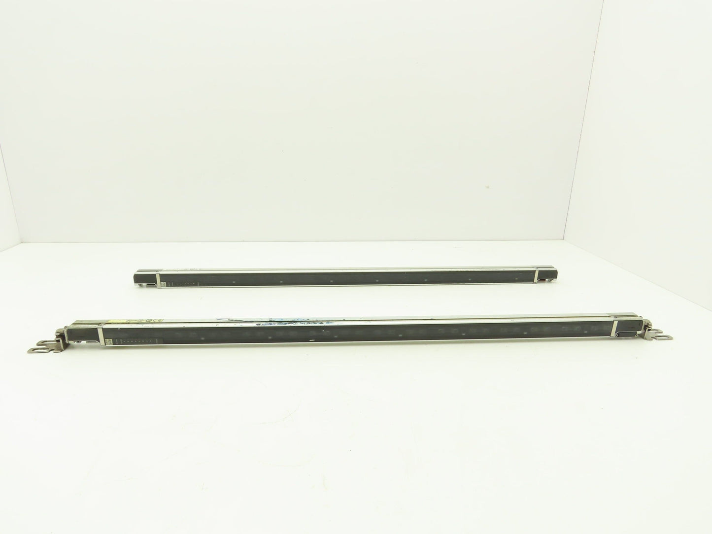 Keyence SL-C36H-R | SL-C36H-T Light Curtain Transmitter Receiver Set 700mm 24VDC