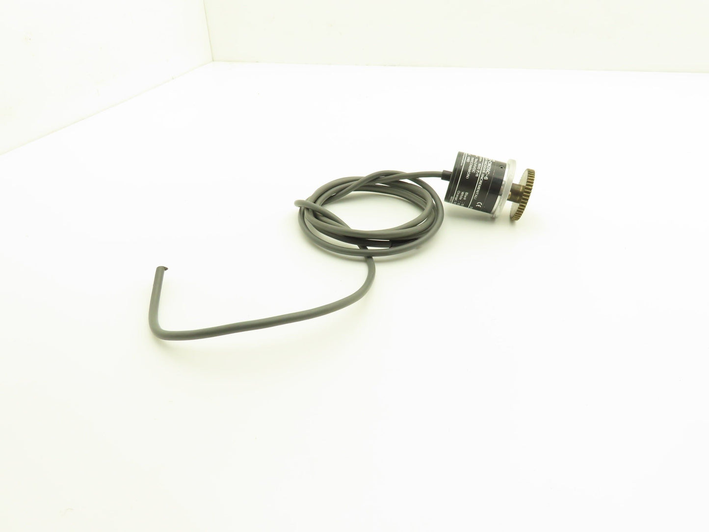 Omron E6B2-CWZ6C-6 Rotary Encoder 6mm Shaft 600 Step 5-24VDC