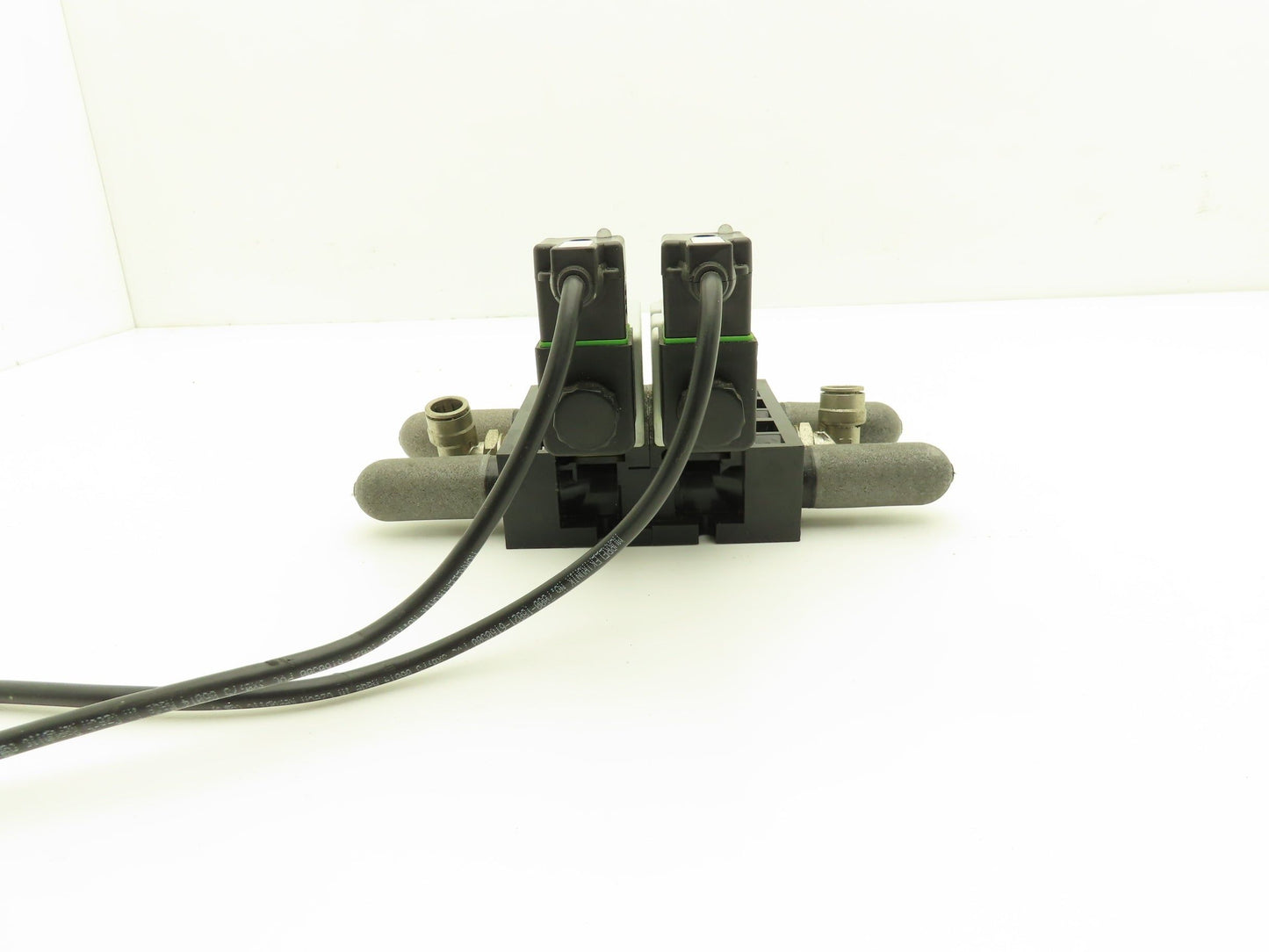 Aventics V740 2-Station Solenoid Valve Assembly 150psi 24V AC/DC 4A