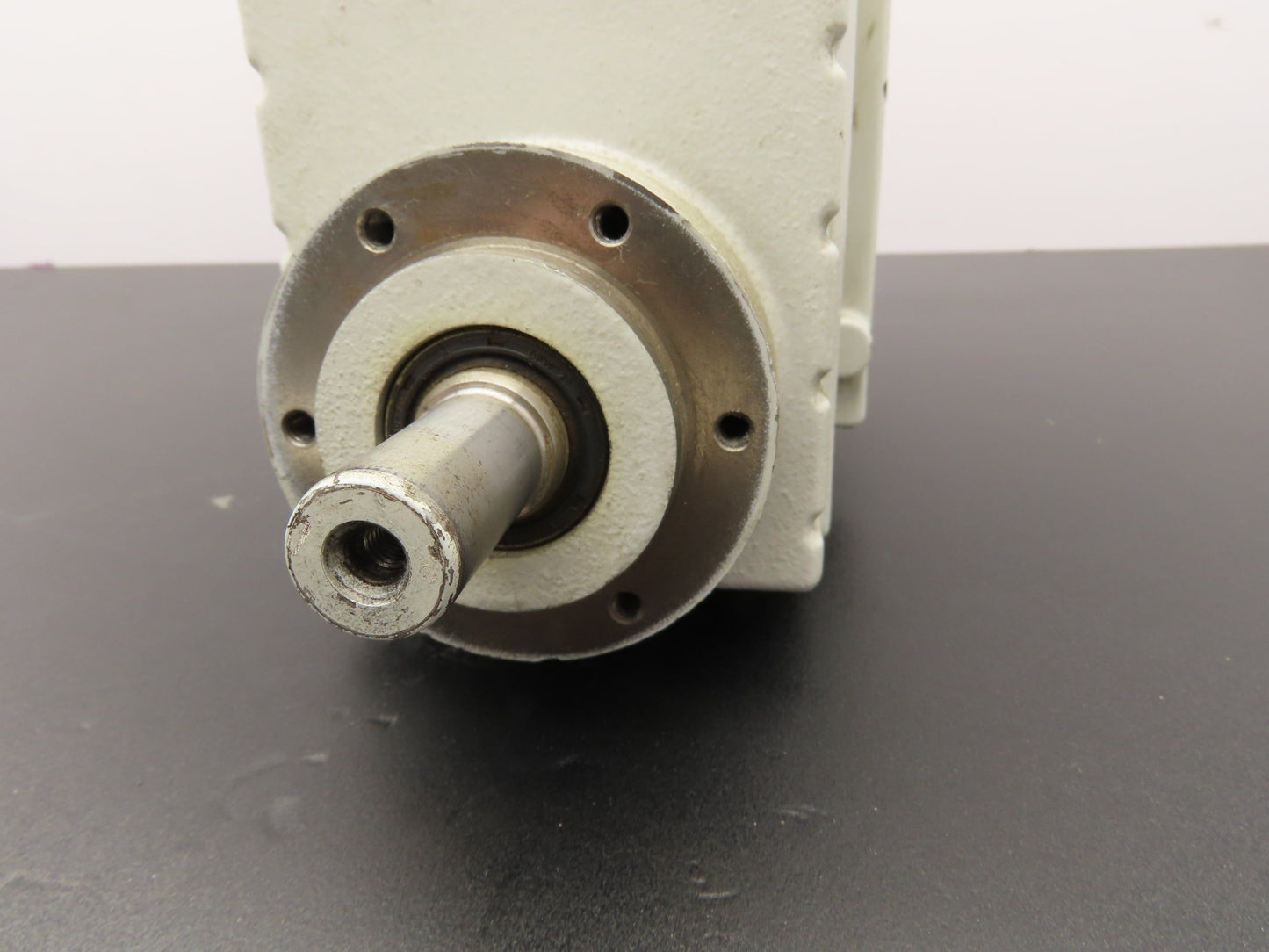 Lenze MDEMAXX 063-42 Inline Gear Motor 7.18 Reducer .31kw 230/460V GST04-1M VCR