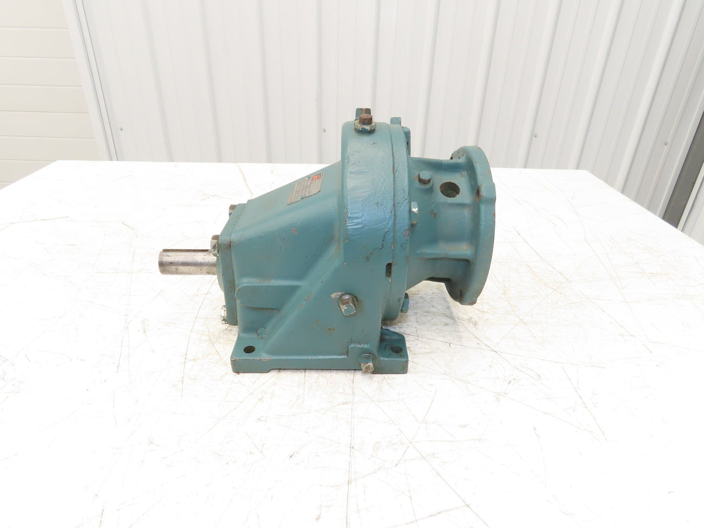 Sterling 140SM3A Inline Helical Gearbox 2.7:1 Reducer 5.6Hp 650rpm 140T