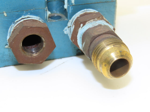 Mac 6541B-211-PM-111DA Pneumatic Dual Solenoid Valve 4/3-way Open Center 120VAC