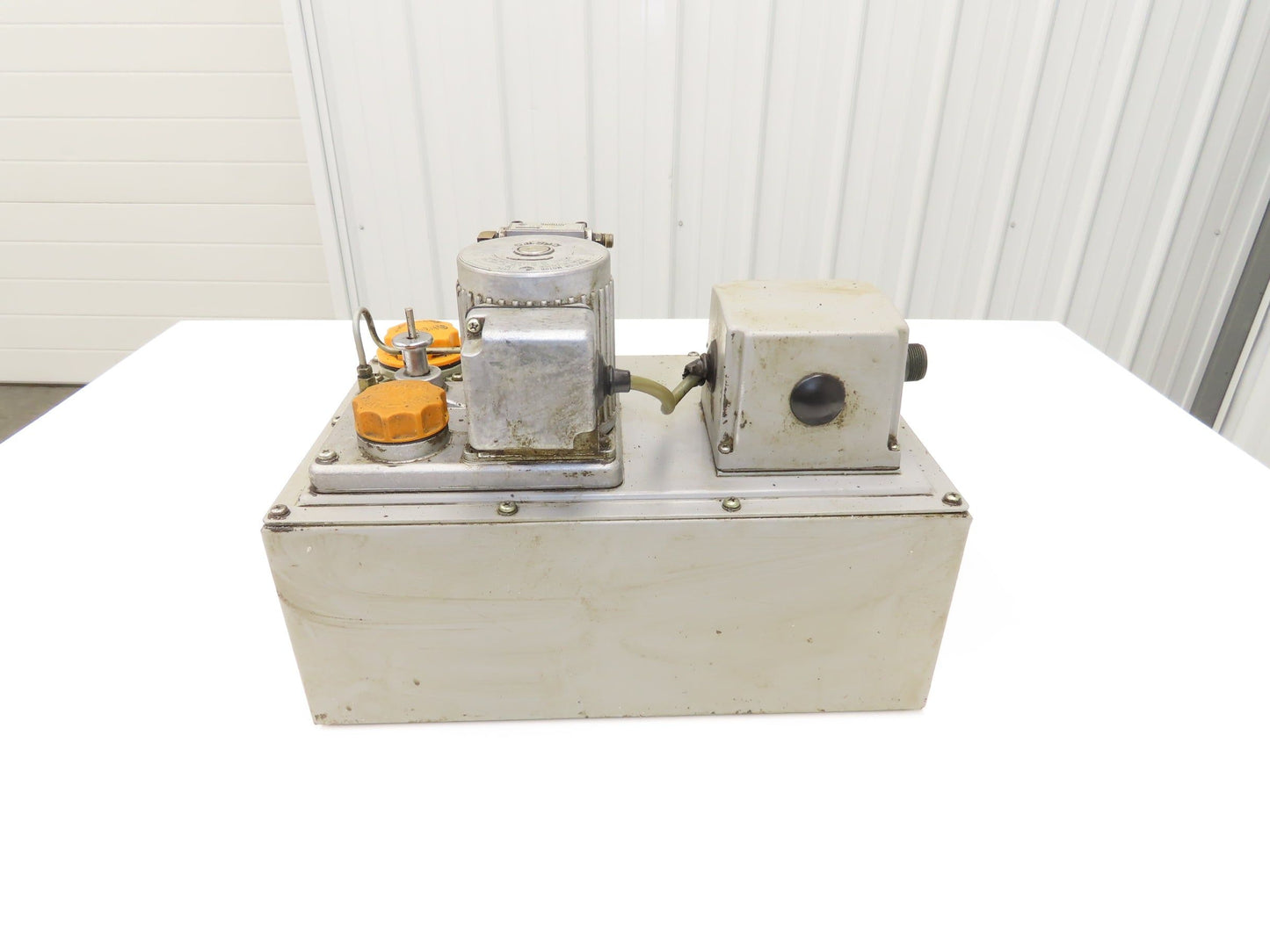 Showa YMAS-3 Automatic Oil Lubrication Piston Pump 12L Tank 110V Motor No 5