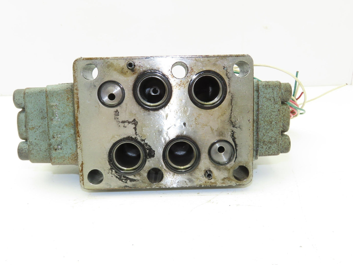 Nachi DSS-G06-C5-R-C115-E21 Hydraulic Directional Solenoid Valve 115V DG5S Base