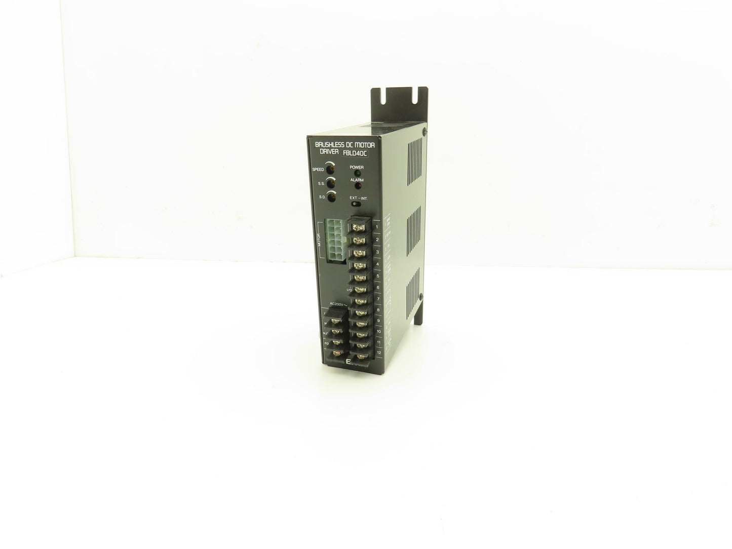 Oriental Motor Co. FBLD40C Vexta Brushless DC Motor Driver 230V 1Ph No Covers