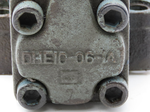 Nachi DSS-G06-C6-R-C115-E12 Hydraulic Directional Solenoid Valve 115V DG5S Base