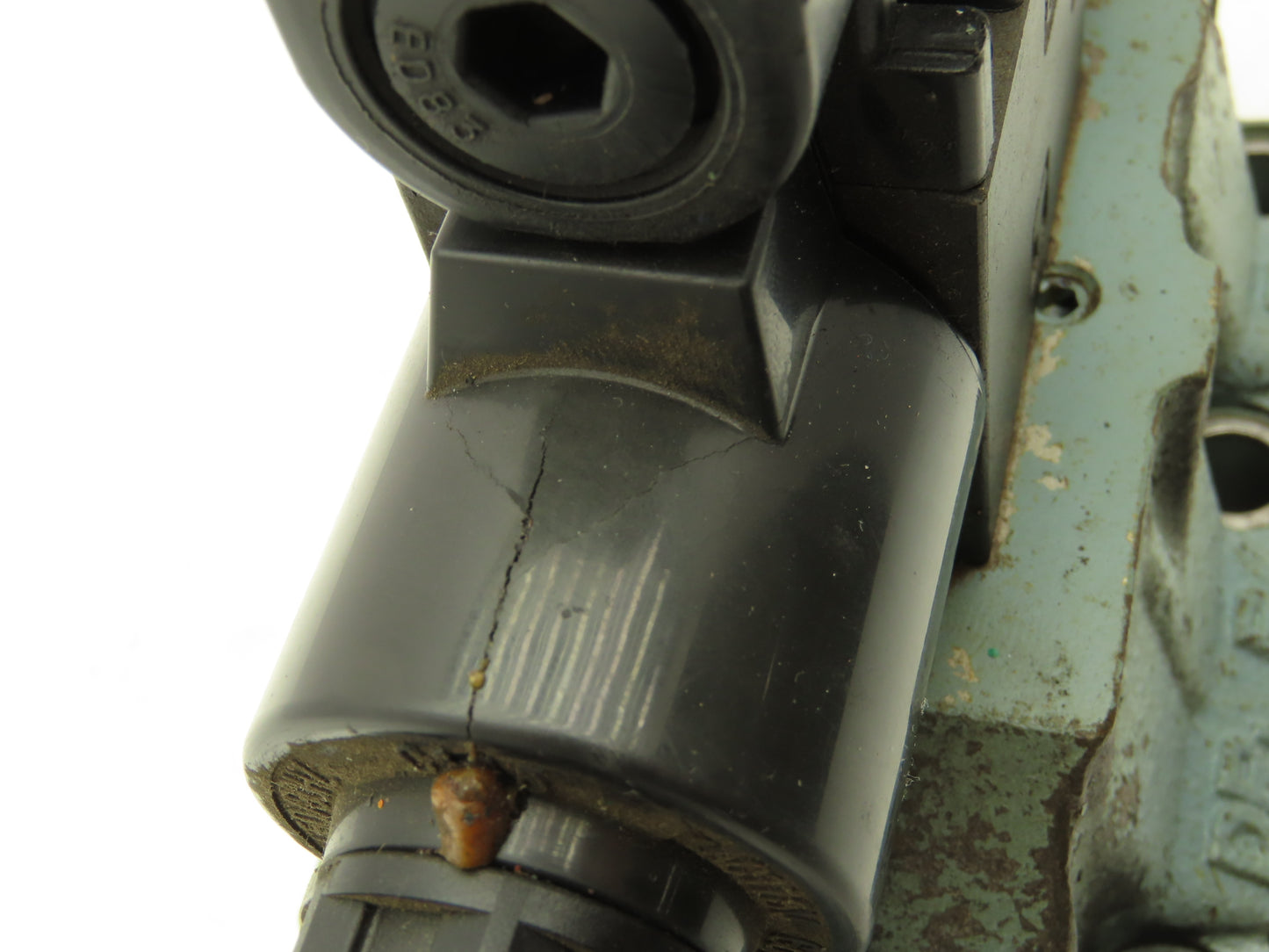 Nachi SS-G01-C5-R-C115-E20 Hydraulic Directional Solenoid Valve 115V DG5S Base