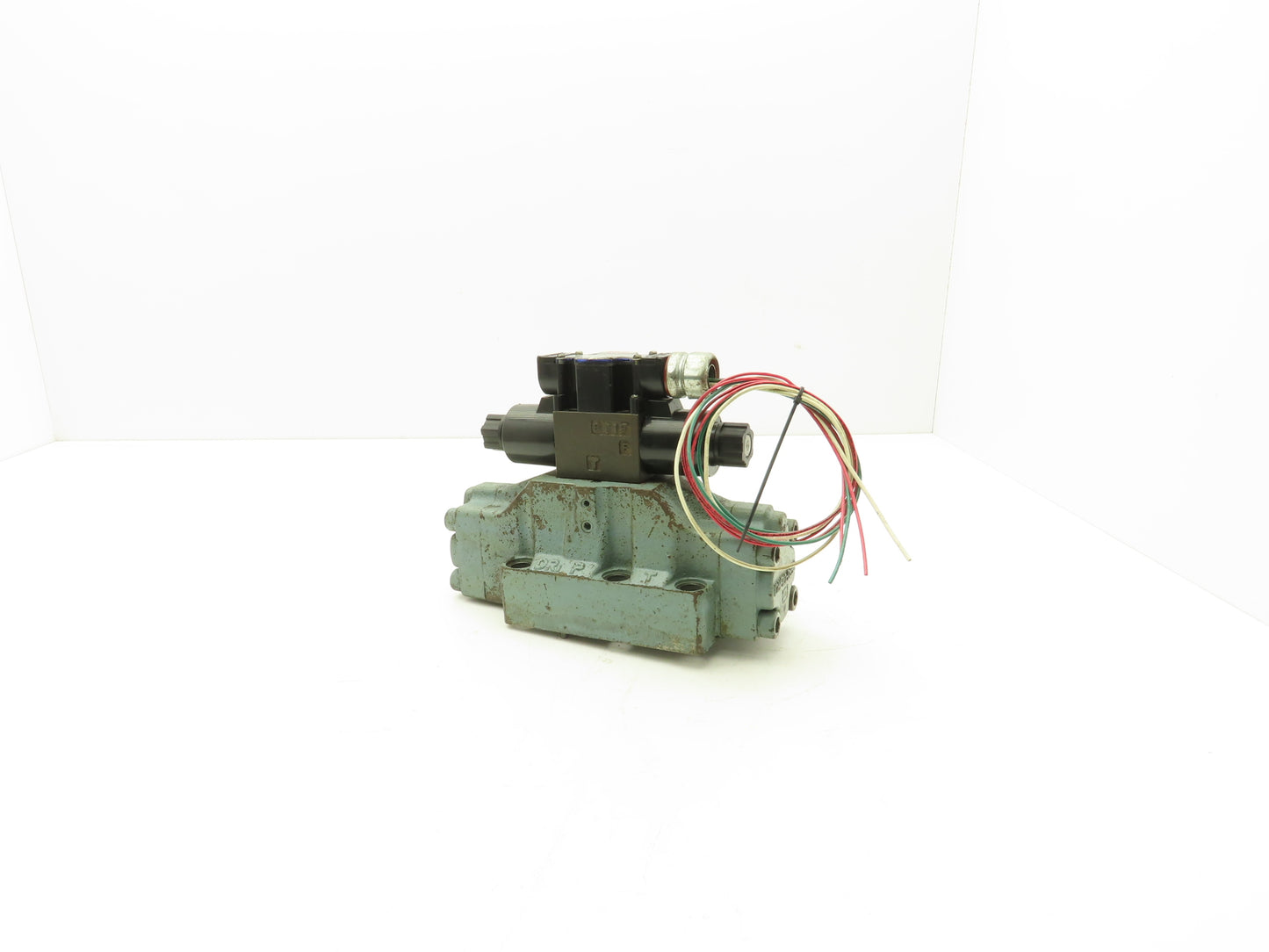 Nachi SS-G01-C5-R-C115-E20 Hydraulic Directional Solenoid Valve 115V DG5S Base