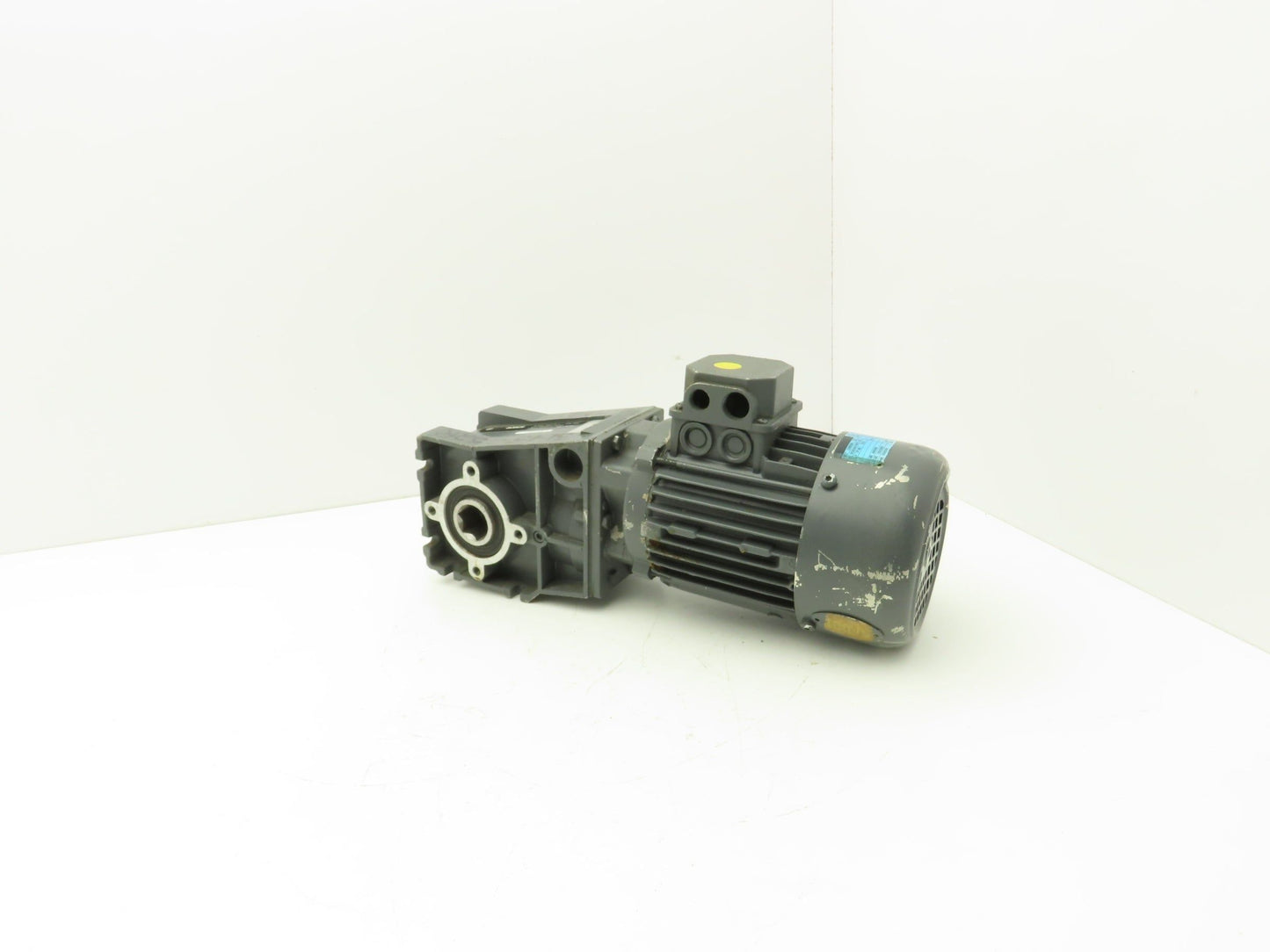 Lenze MDEMA1M071-32 Gearmotor 47.8:1 Ratio .45kw 230/460V Hex Shaft GKR04-2M HAK