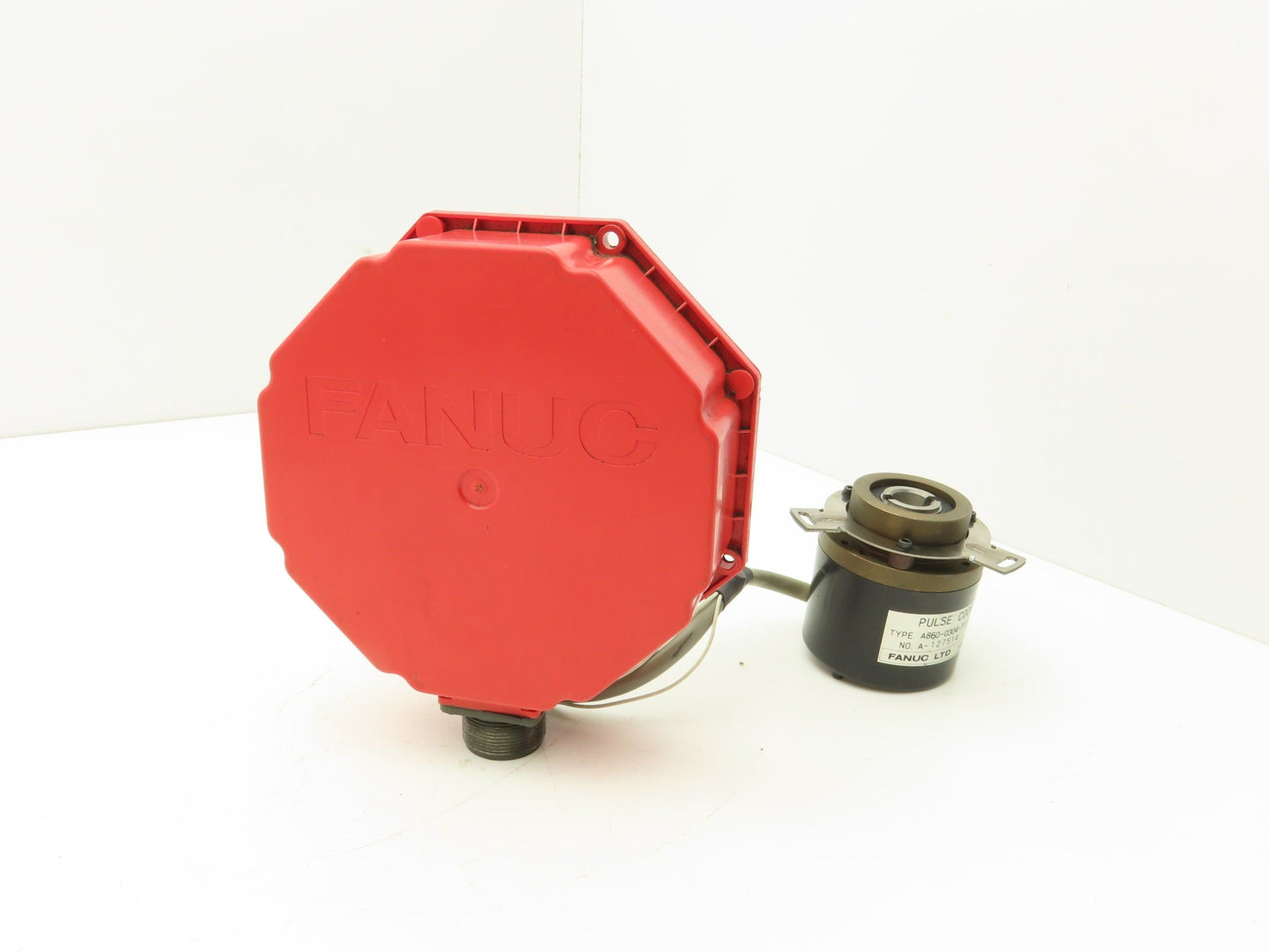 Fanuc A860-0304-T112 Pulse Coder Rotary Encoder 2500P with 6-3/4" Motor Cover