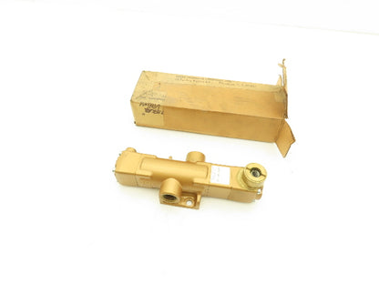 Versa VAP-2501-S00800 Pneumatic Air Hand Lever Valve 200psi 1/2" Ports