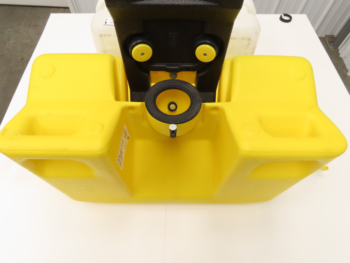 Bradley Portable On-Site Eyewash Station Gravity Fed 7 Gal 15 Min