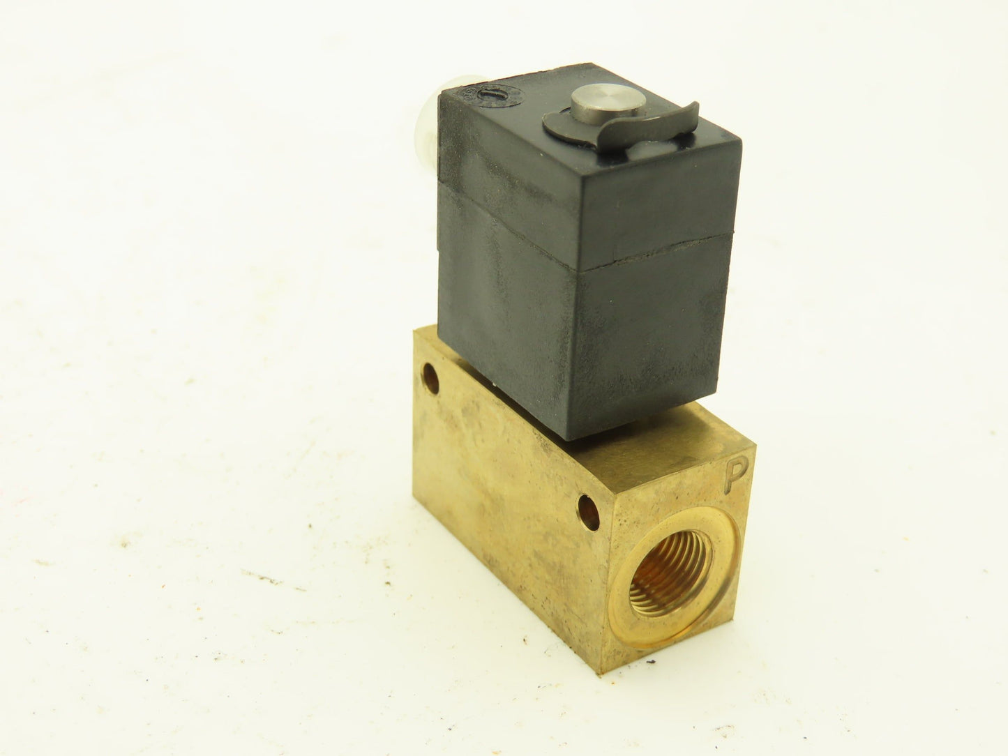 ASCO Numatics 833-622765 Pneumatic Solenoid Valve 24VDC 4W 174 psi
