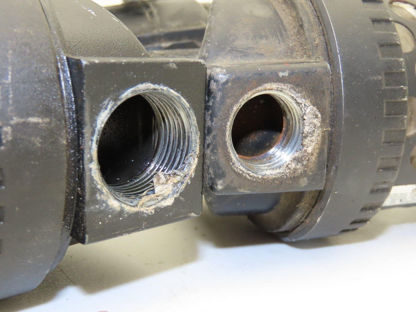 Master Pneumatic FD100-4 | L28D-4 Regulator Filter Lubricator Assembly Lot of 2