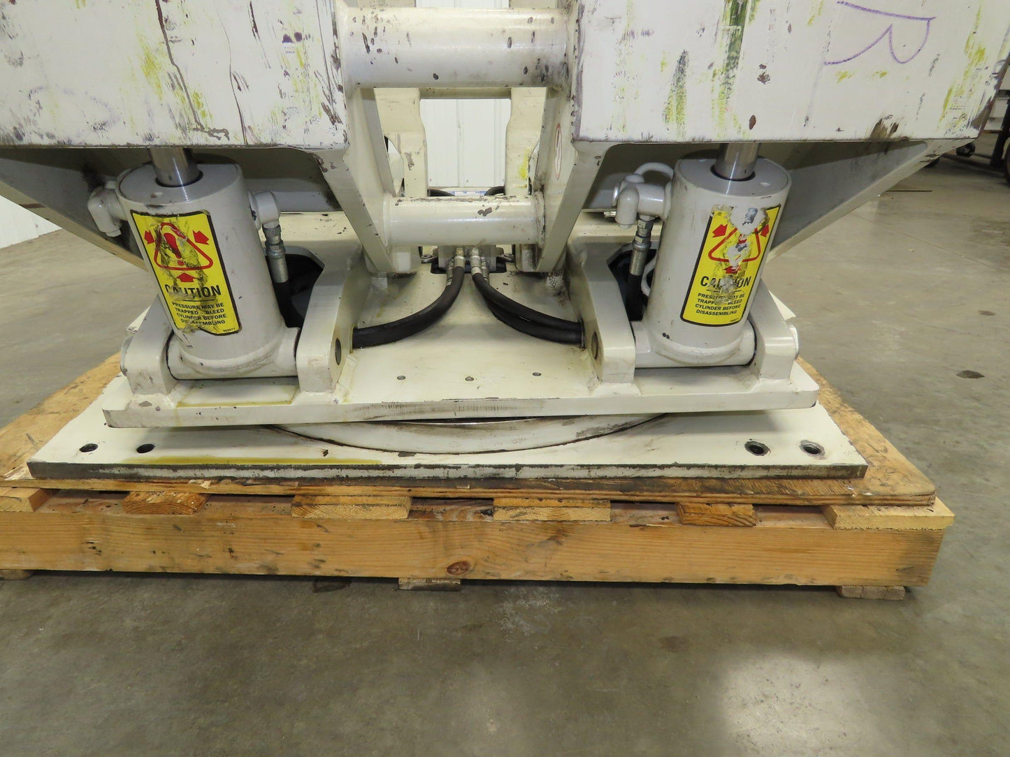 Cascade 90F Paper Roll Clamp 9000LB Fork Lift Truck Clamping Attachment Class 4