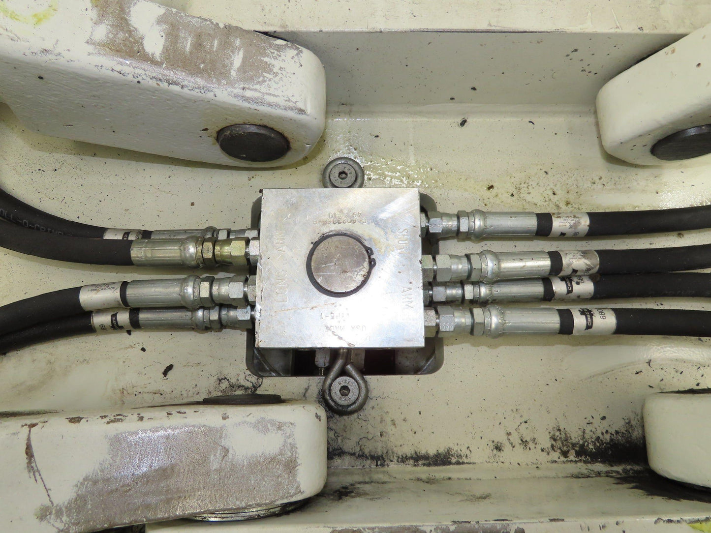 Cascade 90F Paper Roll Clamp 9000LB Fork Lift Truck Clamping Attachment Class 4