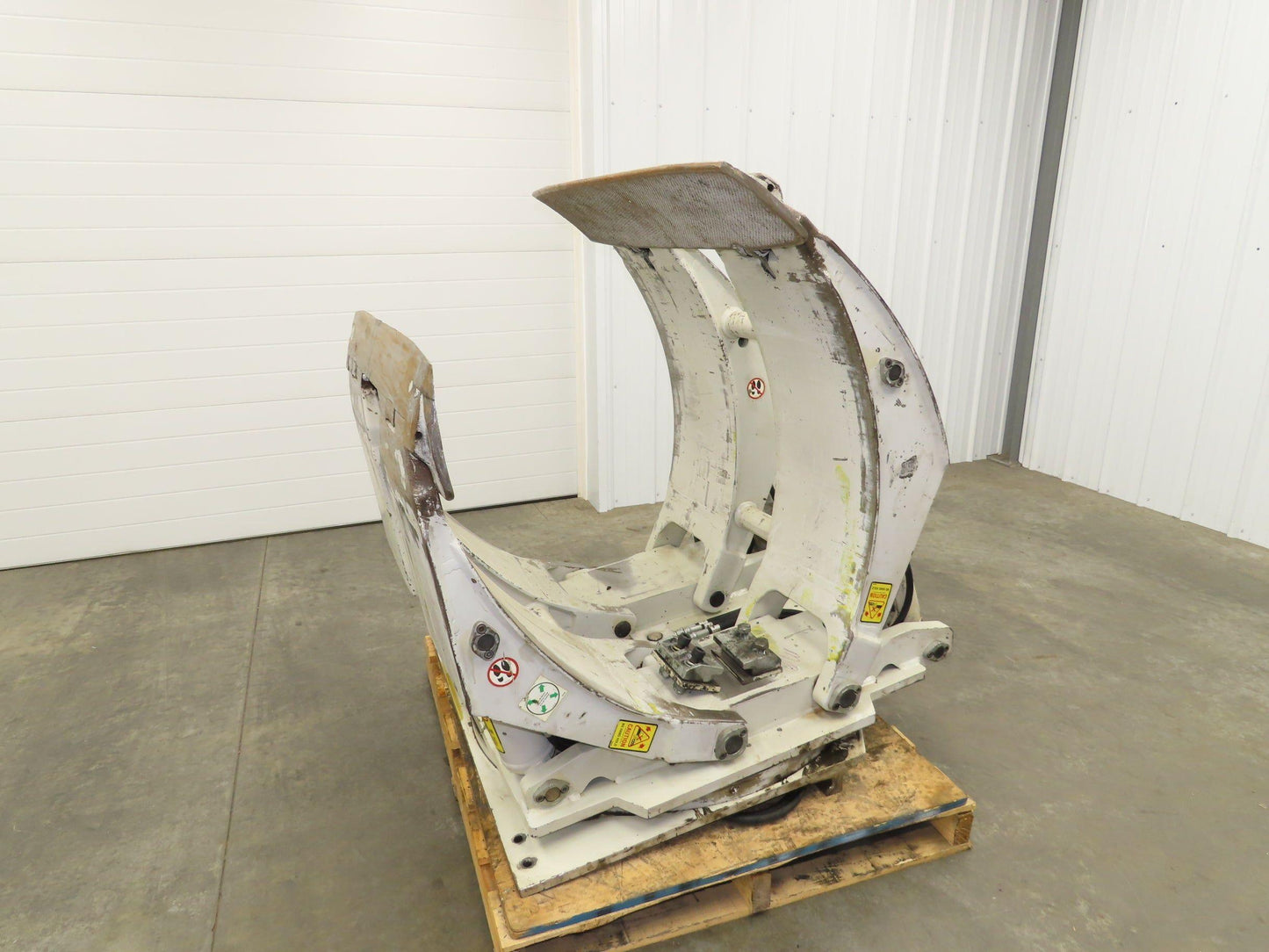 Cascade 90F Paper Roll Clamp 9000LB Fork Lift Truck Clamping Attachment Class 4