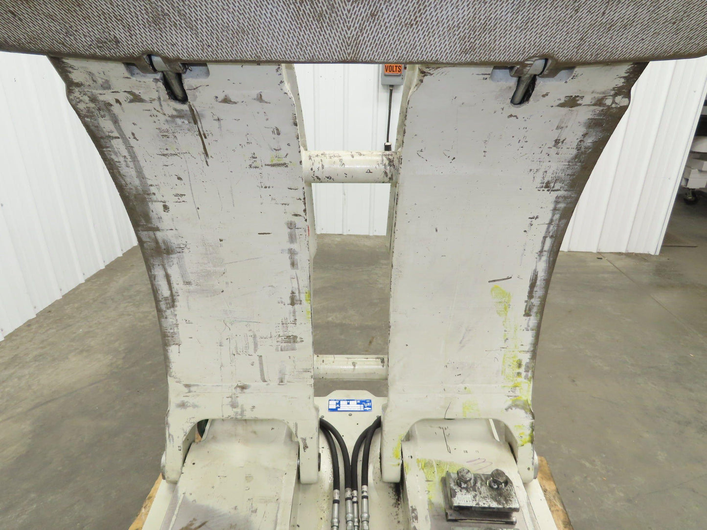 Cascade 90F Paper Roll Clamp 9000LB Fork Lift Truck Clamping Attachment Class 4