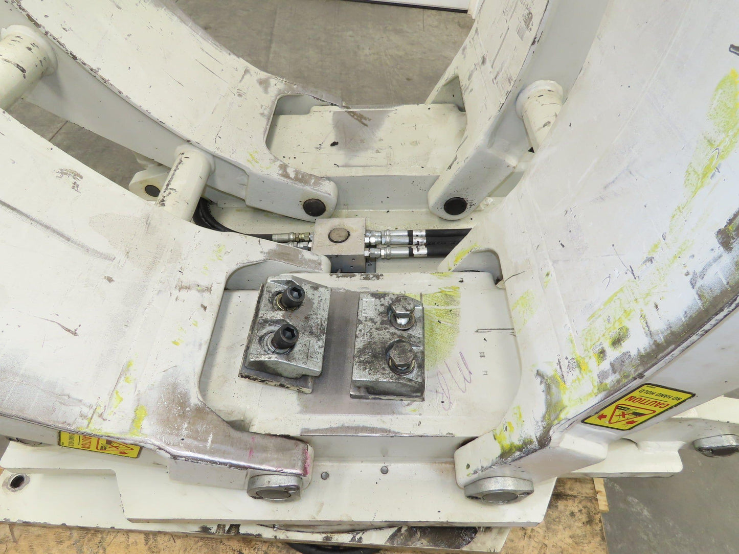 Cascade 90F Paper Roll Clamp 9000LB Fork Lift Truck Clamping Attachment Class 4