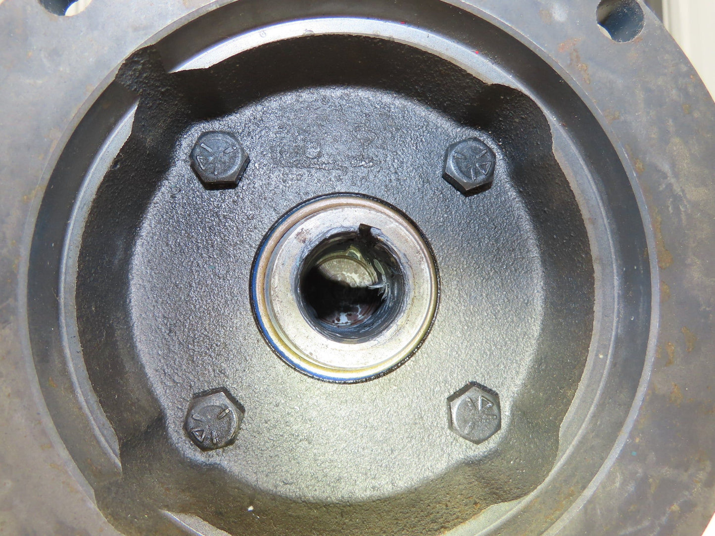 Hub City 324 Worm Gearbox 25:1 Reducer 70rpm 143TC LH Output Style B 0220-62876