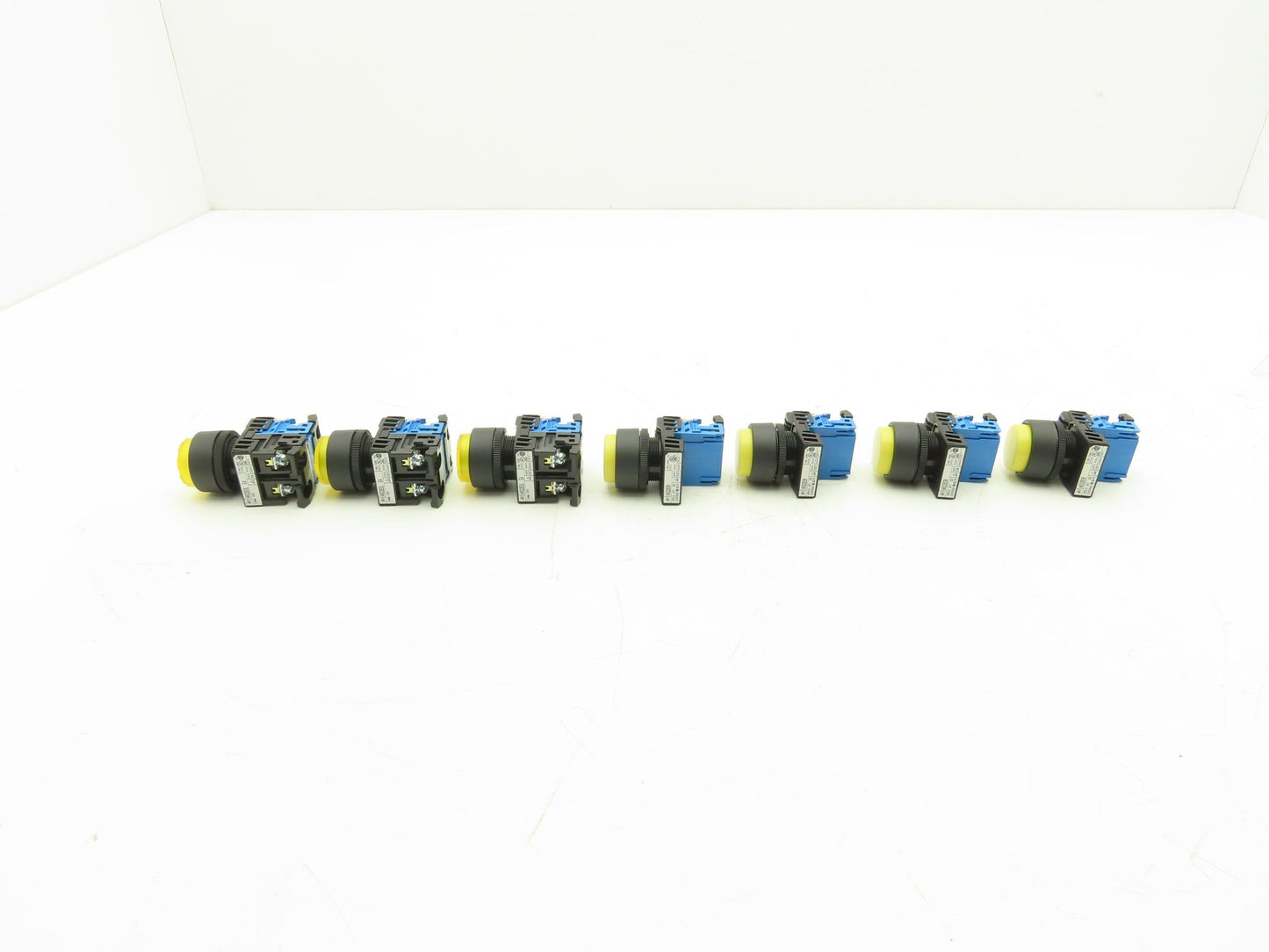 Fuji Electric Pushbutton Yellow Momentary 22mm 250V 6A Lot of 7