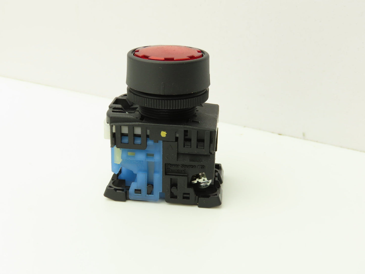 Fuji Electric AR22F0L-10E4R Pushbutton Red Momentary 22mm 250V 6A Lot of 5