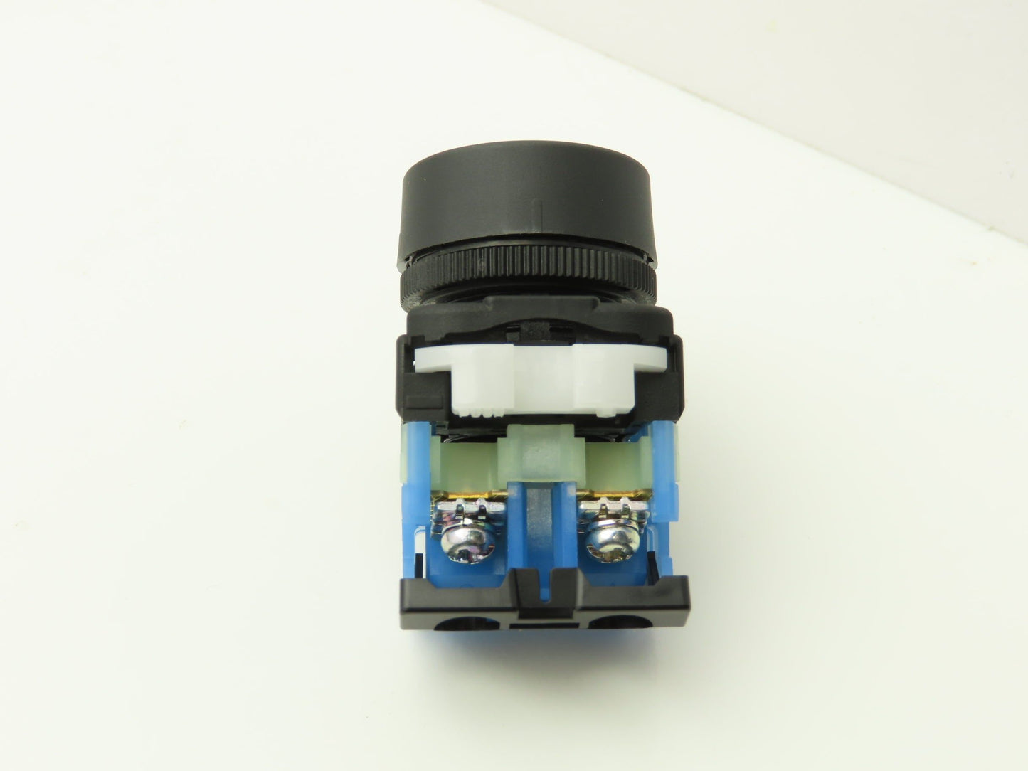 Fuji Electric AR22F0R-10R Pushbutton Red Momentary 22mm 250V 6A Lot of 5