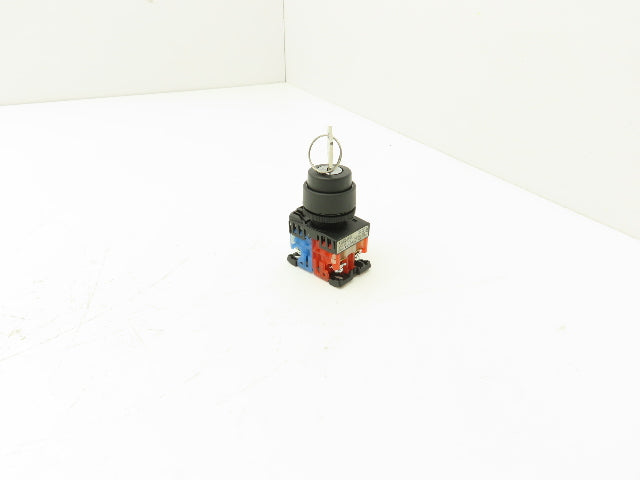Fuji Electric Keyed Switch 2-Position Maintained 22mm 250V 6A