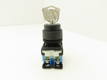 Fuji Electric Keyed Switch 2-Position Maintained 22mm 250V 6A