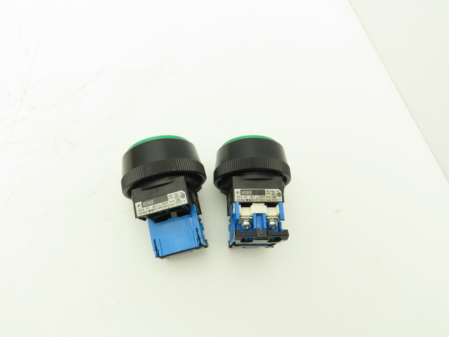 Fuji Electric Pushbutton Switch Large Green 30mm 250V 6A Lot of 5