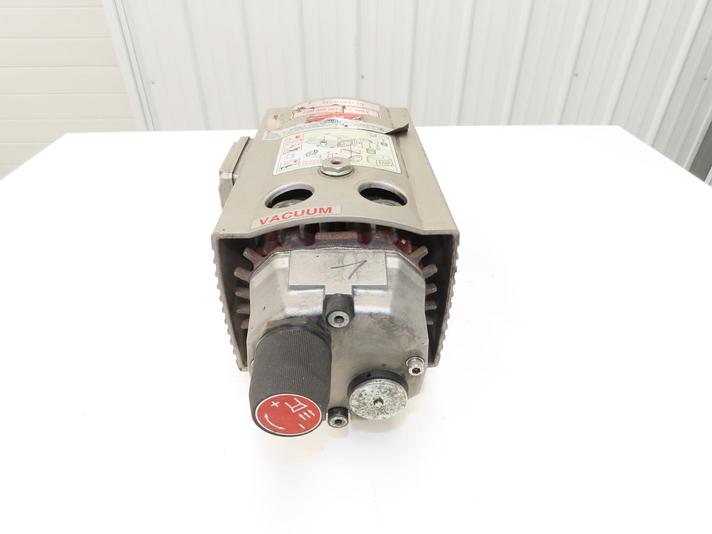 Becker VT 4.10 Rotary Vane Oil-less Vacuum Pump 1Hp 850mbar 460V 3PH 12m³/h