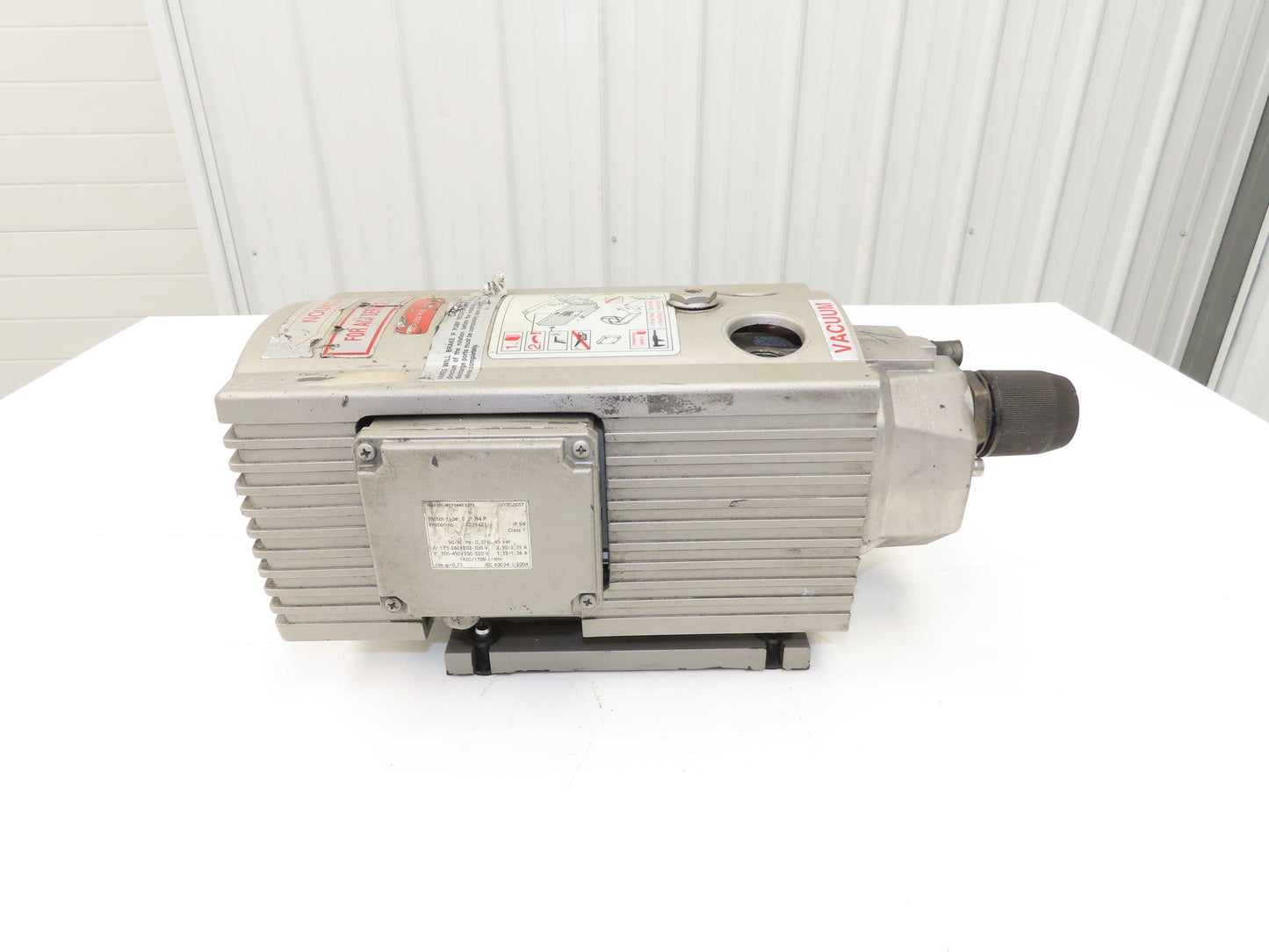 Becker VT 4.10 Rotary Vane Oil-less Vacuum Pump 1Hp 850mbar 460V 3PH 12m³/h