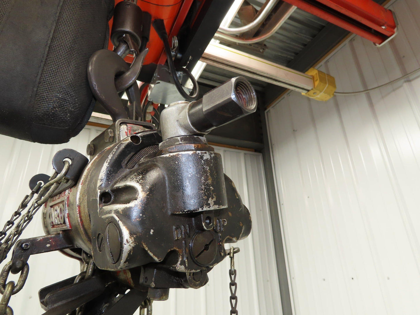 Aro 7700D 1/2 Ton 1000 LB Pneumatic Air Chain Hoist 14' Lift 7'8" Pull Chain