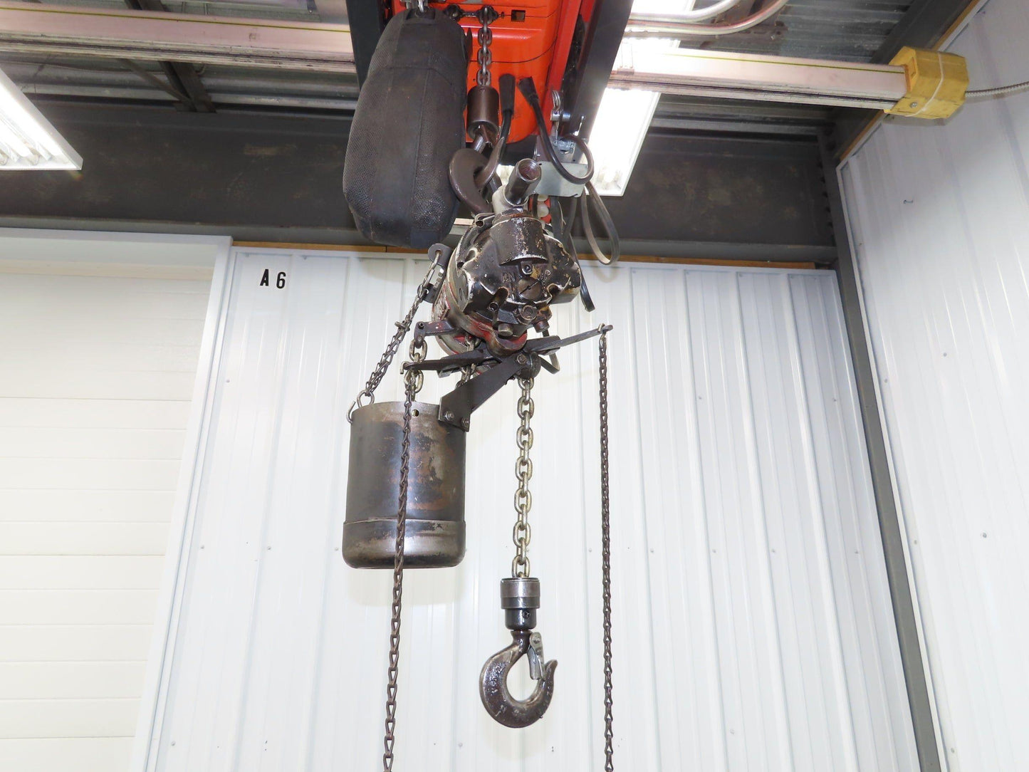 Aro 7700D 1/2 Ton 1000 LB Pneumatic Air Chain Hoist 14' Lift 7'8" Pull Chain