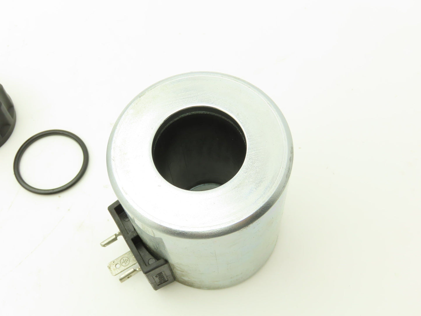 Rexroth R900019793 Valve Coil 24V Lot of 2