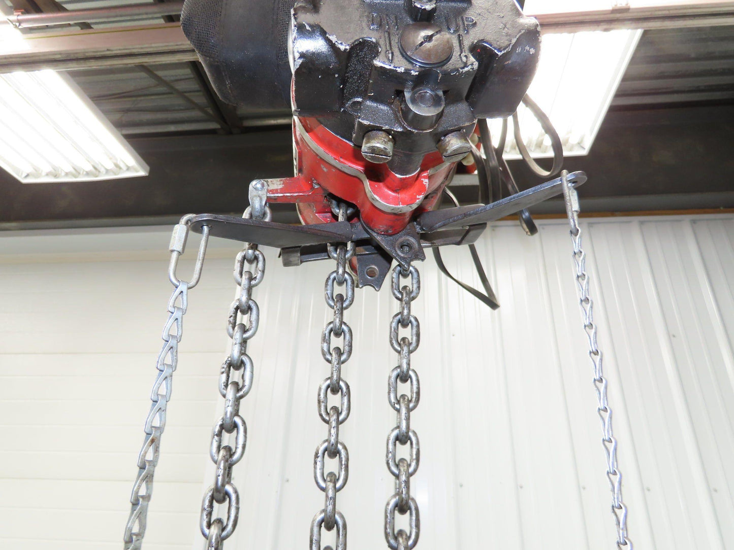 Aro 7700C 1/2 Ton 1000 LB Pneumatic Chain Hoist 10'4" Lift 4'6" Pull Chain