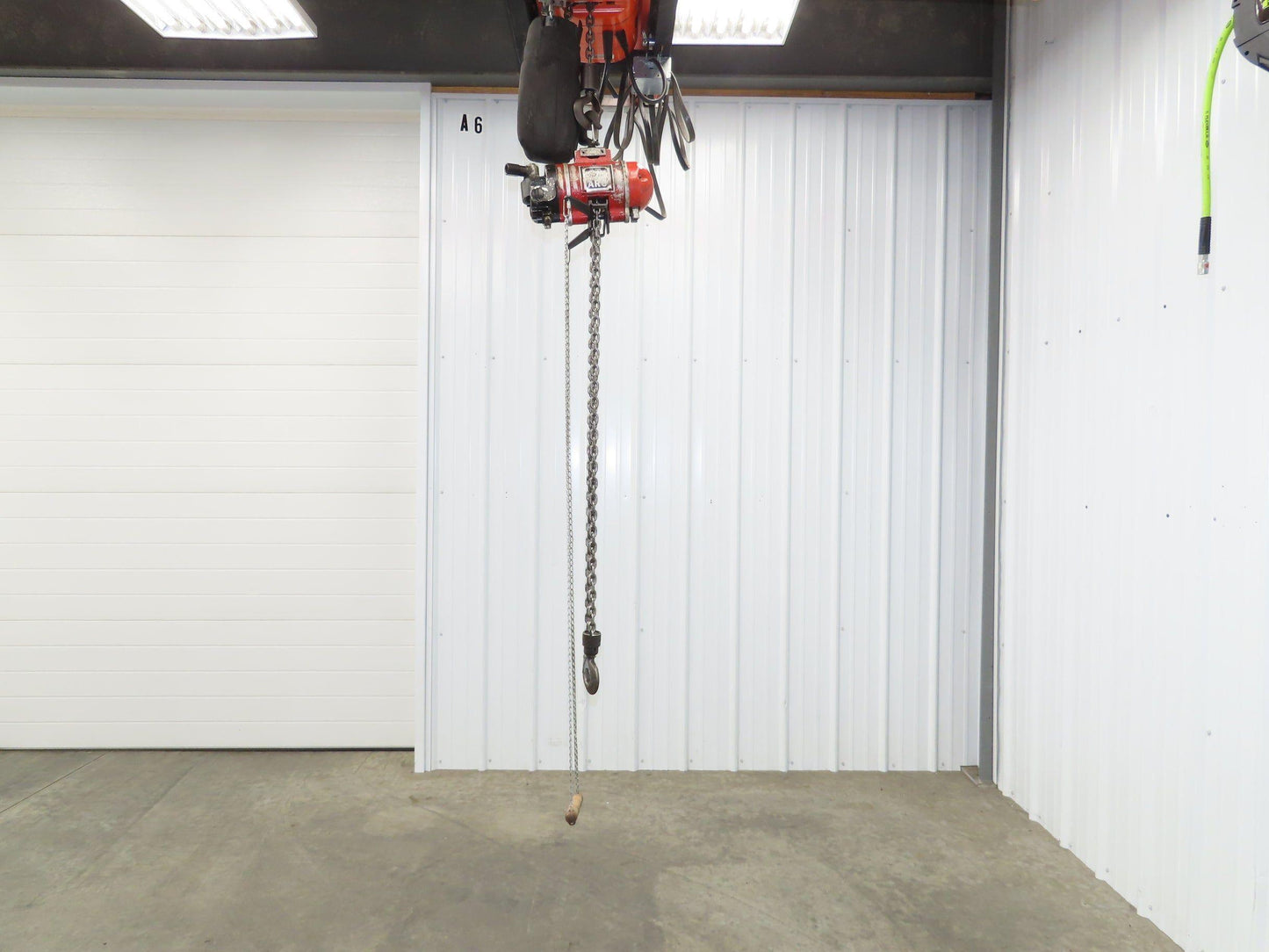 Aro 7700C 1/2 Ton 1000 LB Pneumatic Chain Hoist 10'4" Lift 4'6" Pull Chain