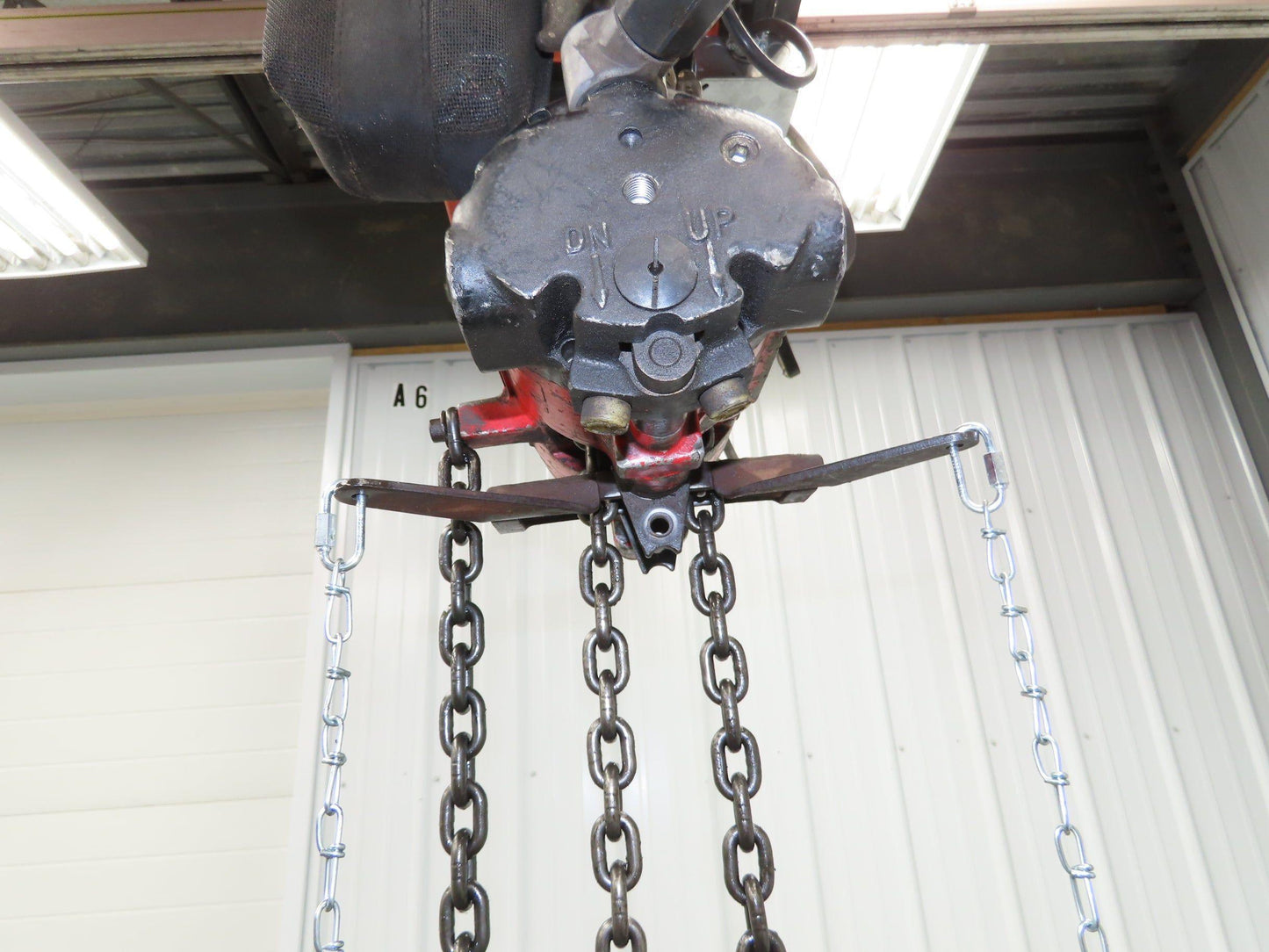 Aro R 1/4 Ton 500 LB Pneumatic Air Chain Hoist 8' Lift 8' Pull Chain