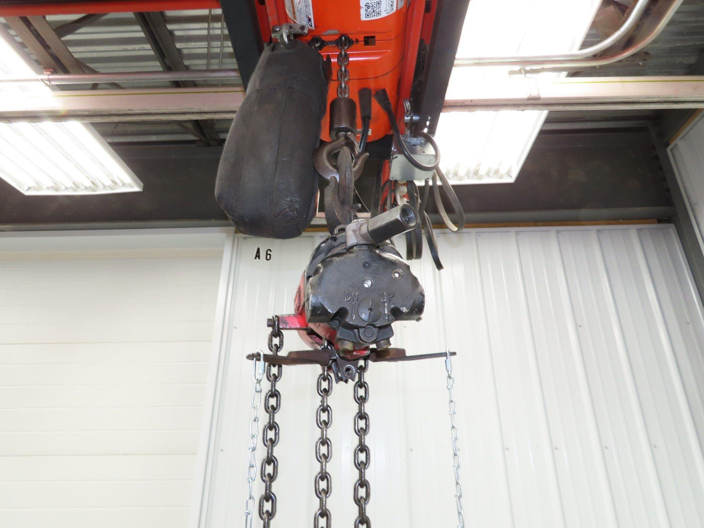 Aro R 1/4 Ton 500 LB Pneumatic Air Chain Hoist 8' Lift 8' Pull Chain