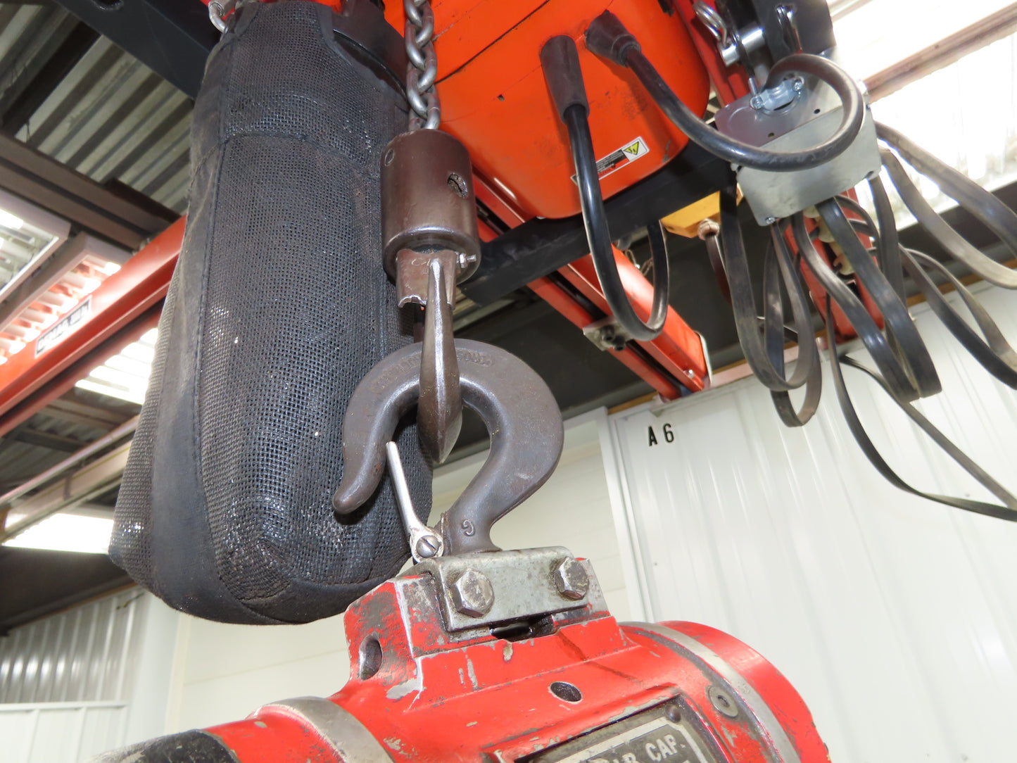 Aro 7718CT 1/4 Ton 500 LB Pneumatic Air Chain Hoist 11' Lift 6' Pendant