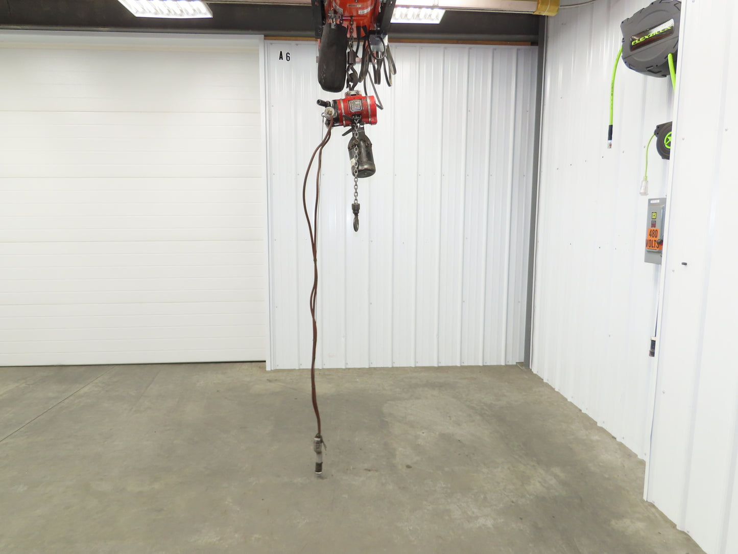Aro 7718CT 1/4 Ton 500 LB Pneumatic Air Chain Hoist 11' Lift 6' Pendant