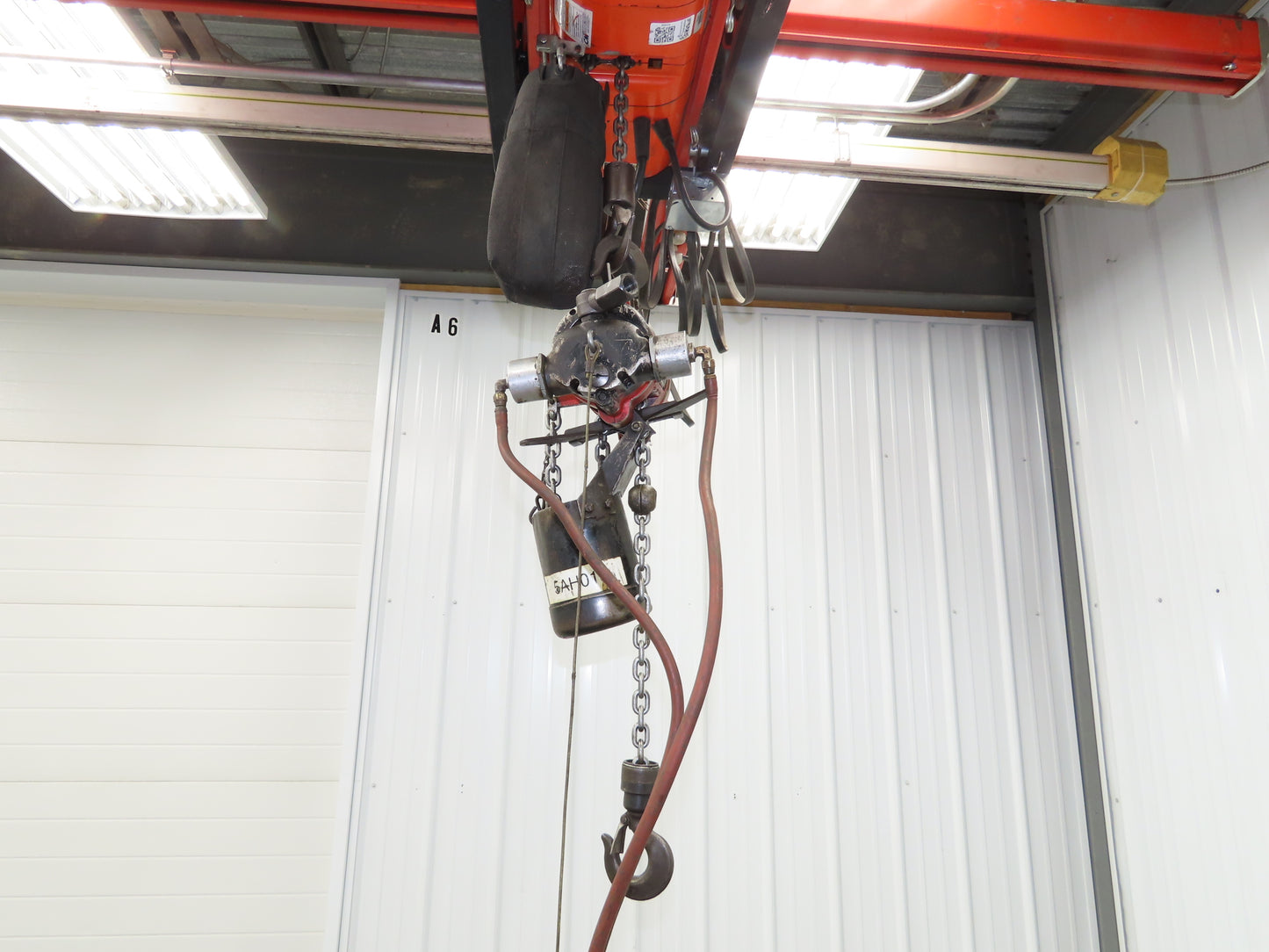 Aro 7718CT 1/4 Ton 500 LB Pneumatic Air Chain Hoist 11' Lift 6' Pendant