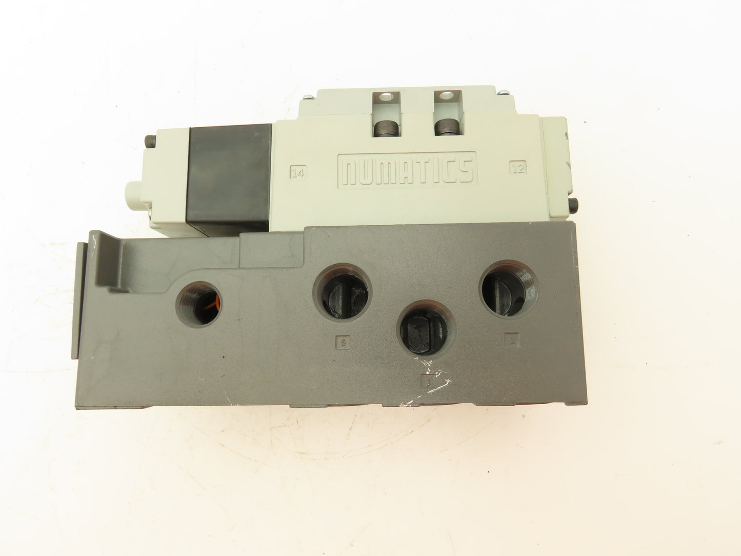 Numatics I35SA43BK000030 Pneumatic Air Valve Directional Control 150PSIG 120VAC