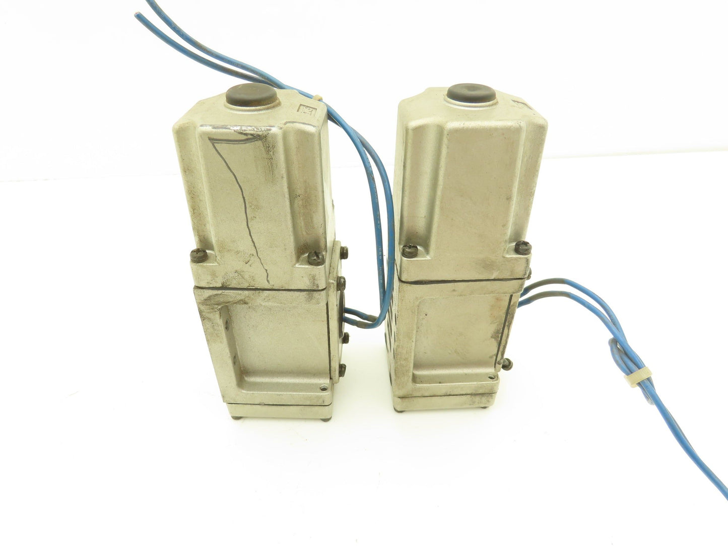 SMC VS 4124 Pneumatic Solenoid Valve AC 100/110V  Lot of 2